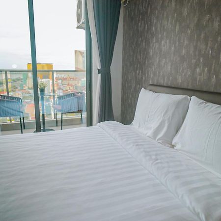 Hotel Serviced Apartments Top One Infinity Pool With View Of 360 Degree 프놈펜 외부 사진