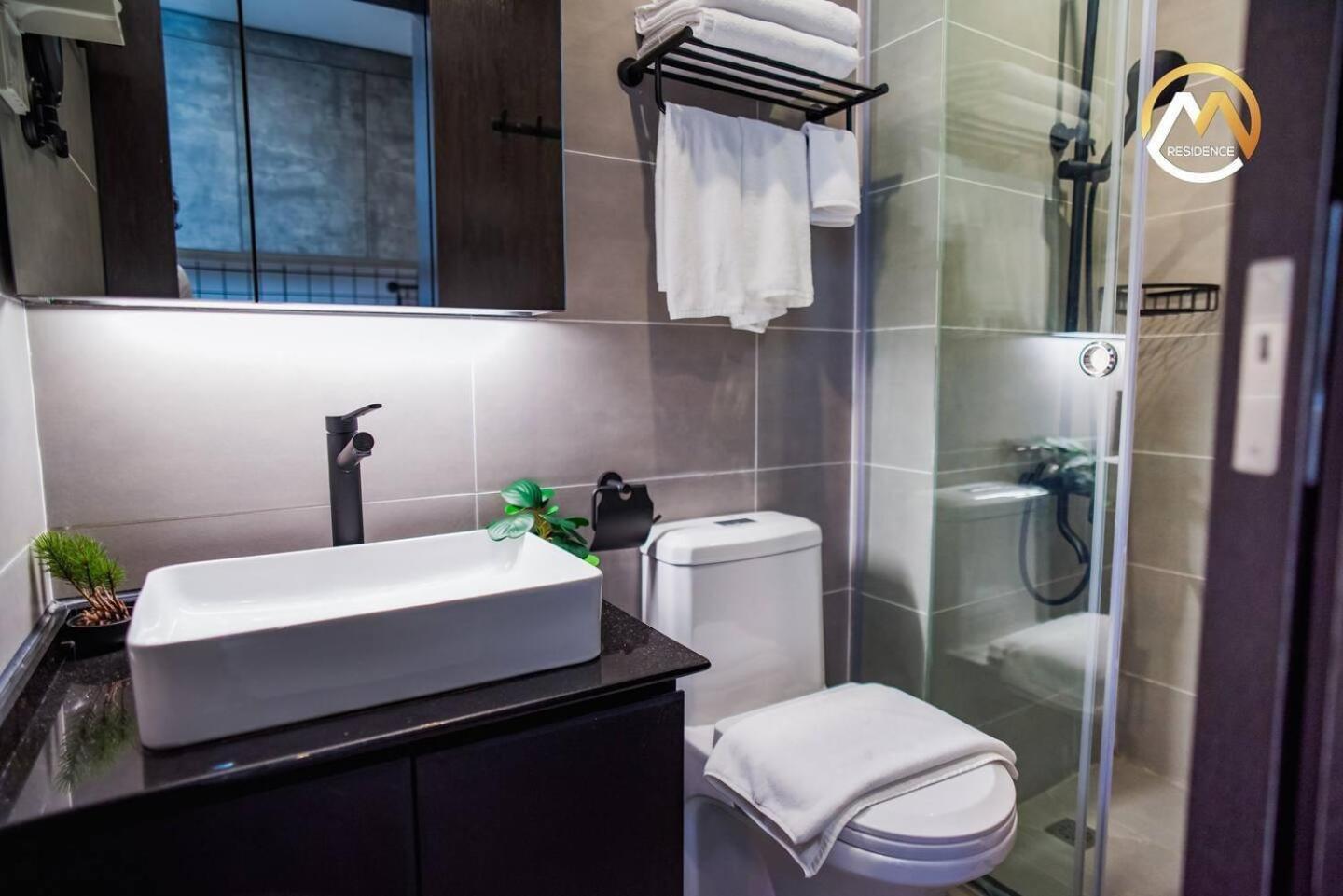 Hotel Serviced Apartments Top One Infinity Pool With View Of 360 Degree 프놈펜 외부 사진