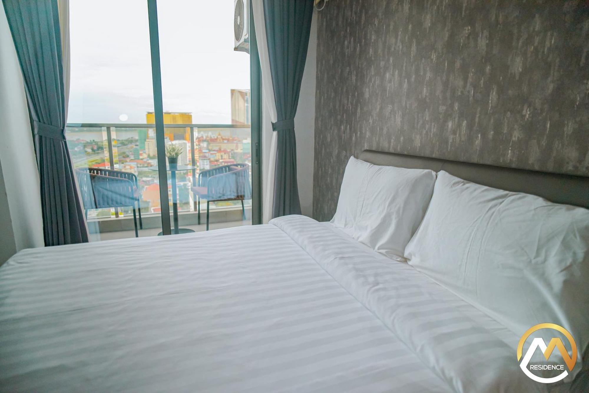 Hotel Serviced Apartments Top One Infinity Pool With View Of 360 Degree 프놈펜 외부 사진