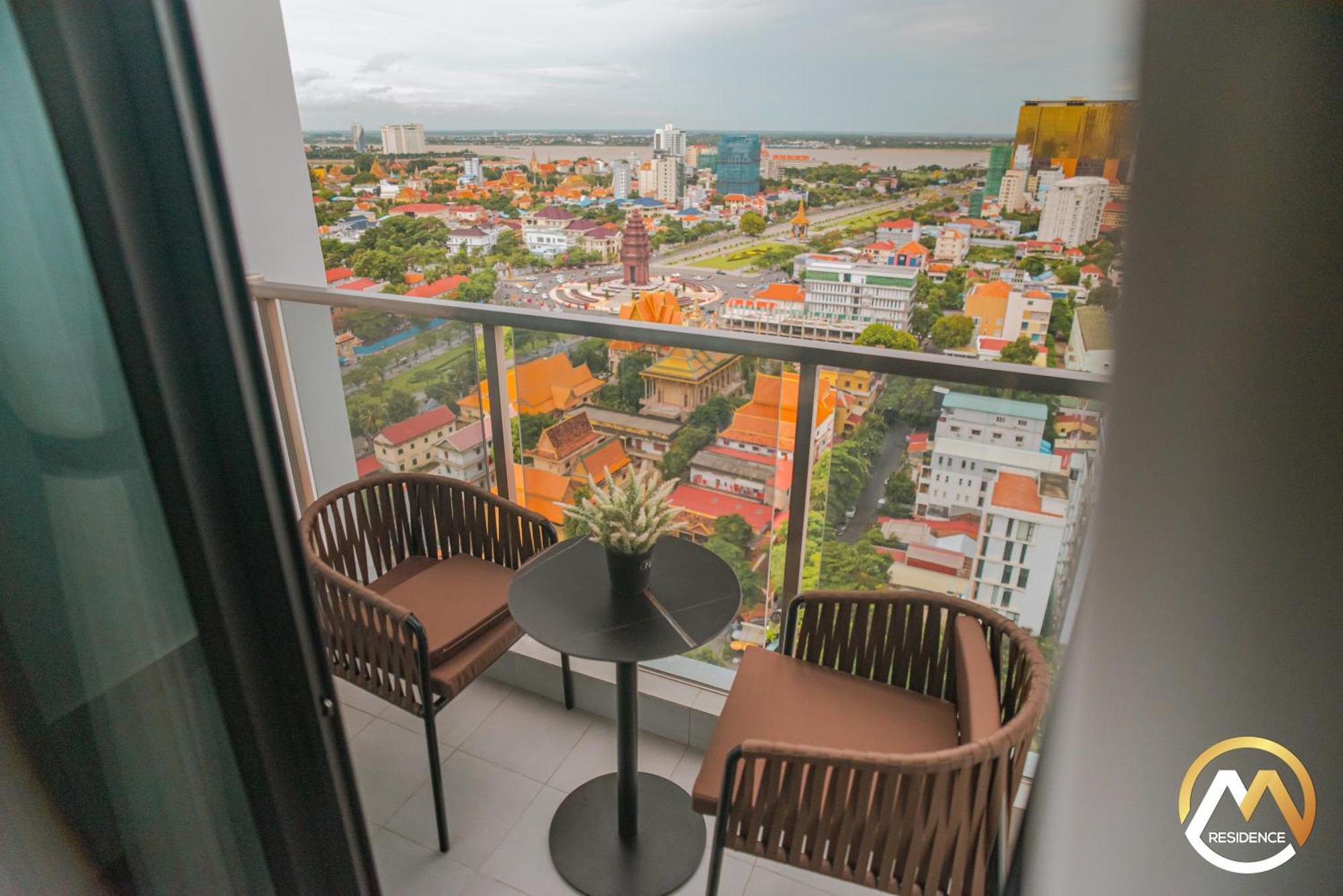 Hotel Serviced Apartments Top One Infinity Pool With View Of 360 Degree 프놈펜 외부 사진